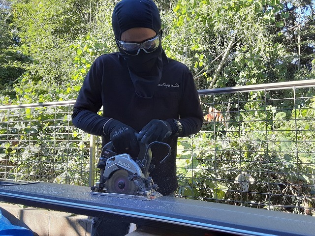 スーパーガルテクトをカット